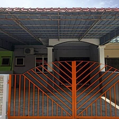 Homestay Musafir Kuala Kangsar Exterior foto